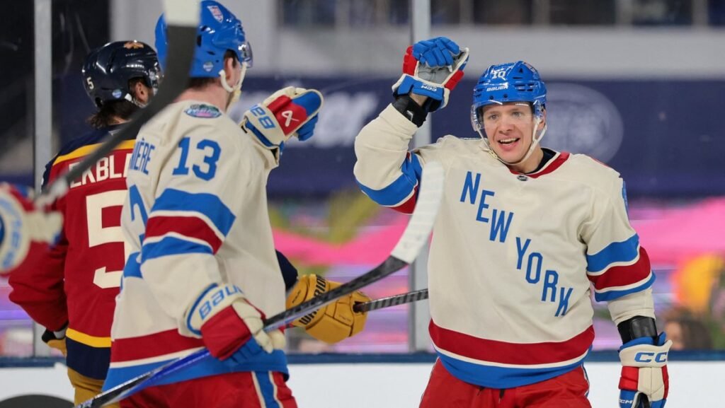 Панарин и Зибанежад творят чудеса: «Рейнджерс» разгромили «Флориду» в Зимней классике