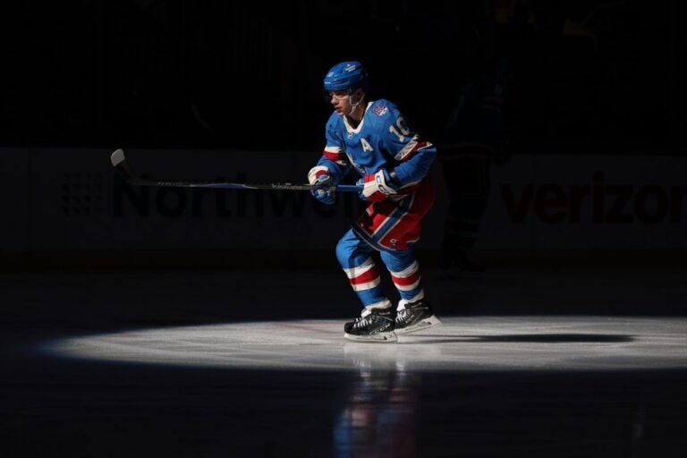 Панарин покидает «Рейнджерс»: обмен близок к завершению