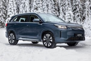 Полноприводный гибридный кроссовер Evolute i-Space: характеристики и цена