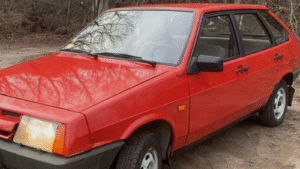 Редкий ВАЗ-2109 выставлен на продажу в РФ за 850 тысяч рублей