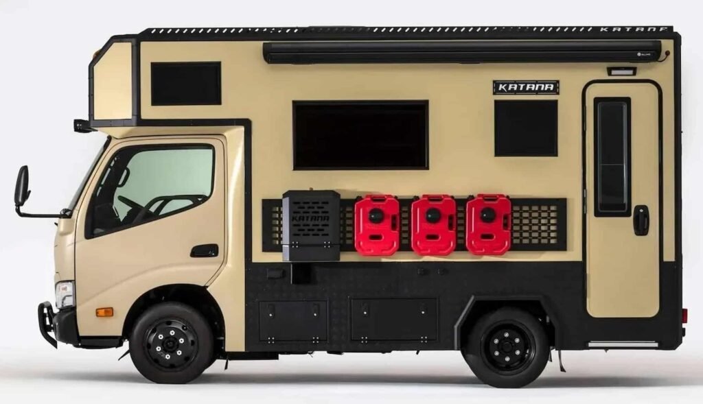 Роскошный автодом Katana на базе Toyota Camroad