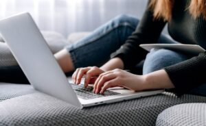 Рынок ноутбуков в России рухнул на 30%: ждать ли роста продаж в 2026 году