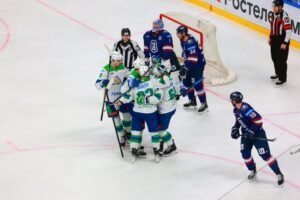 «Салават Юлаев» на выезде обыгрывает «Ладу» и одерживает пятую победу подряд