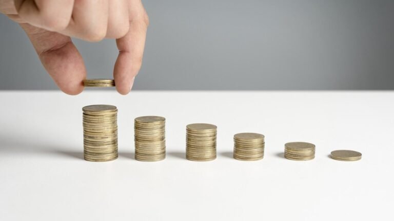 Самые обесцененные валюты мира: кто в лидерах?