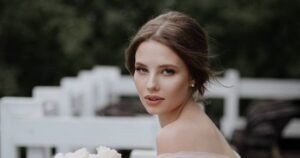 Шульгина, невестка Валерии, опубликовала смелые новогодние фото