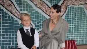 Собчак не смогла доказать сыну существование Деда Мороза