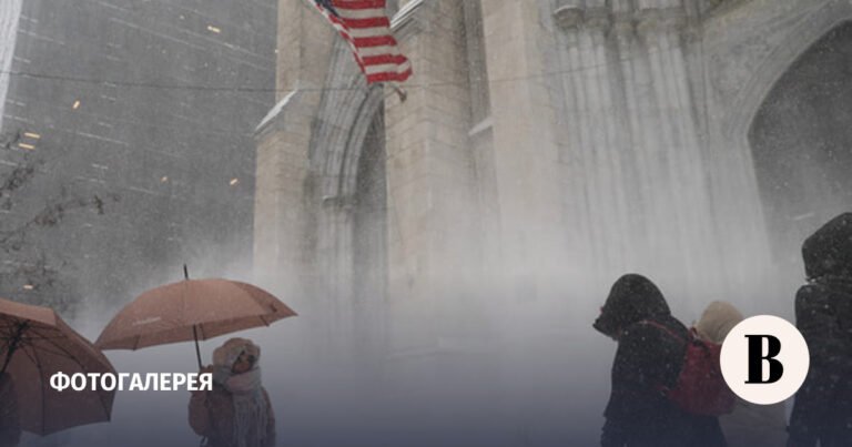 США борются с рекордными снегопадами: введен режим ЧС