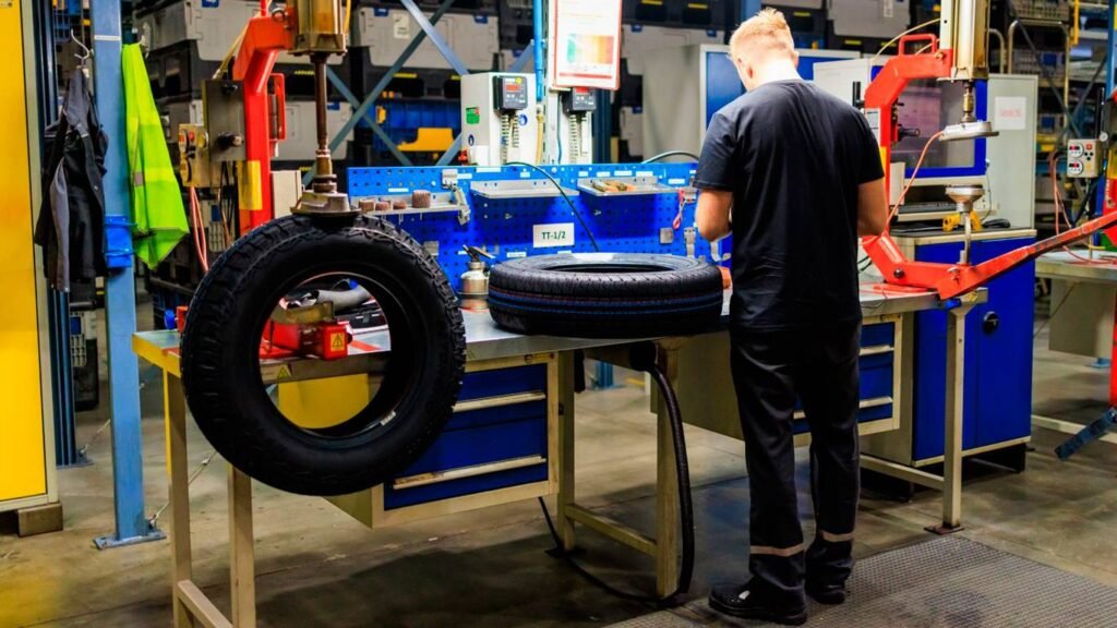 Старые шины получают вторую жизнь: дороги из переработанной резины