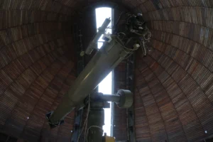 Сверхмассивная черная дыра проснулась после 100 млн лет сна