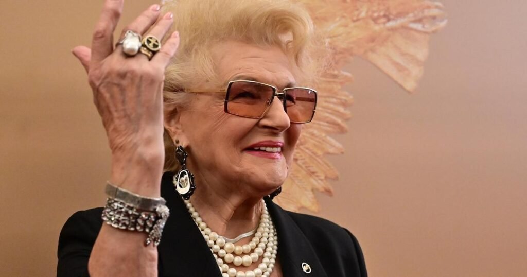 Светлана Дружинина в 90 лет блистает на премии «Золотой Орел»