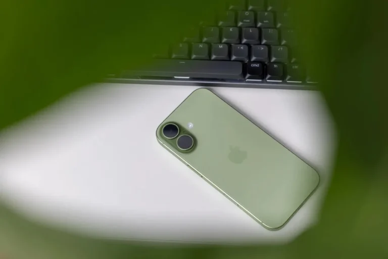 Топ-5 компактных флагманских смартфонов 2026 года