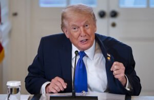 Трамп рассматривает возможность удара по Ирану на фоне протестов