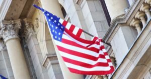 Трамп угрожает ввести 10% пошлины на товары из 8 стран из-за спора о Гренландии