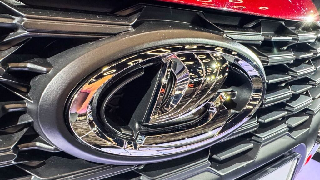 Цены на Lada вырастут с января 2026 года: сколько будут стоить популярные модели