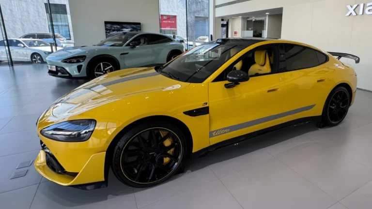 Цены на подержанные автомобили Xiaomi в Китае резко упали