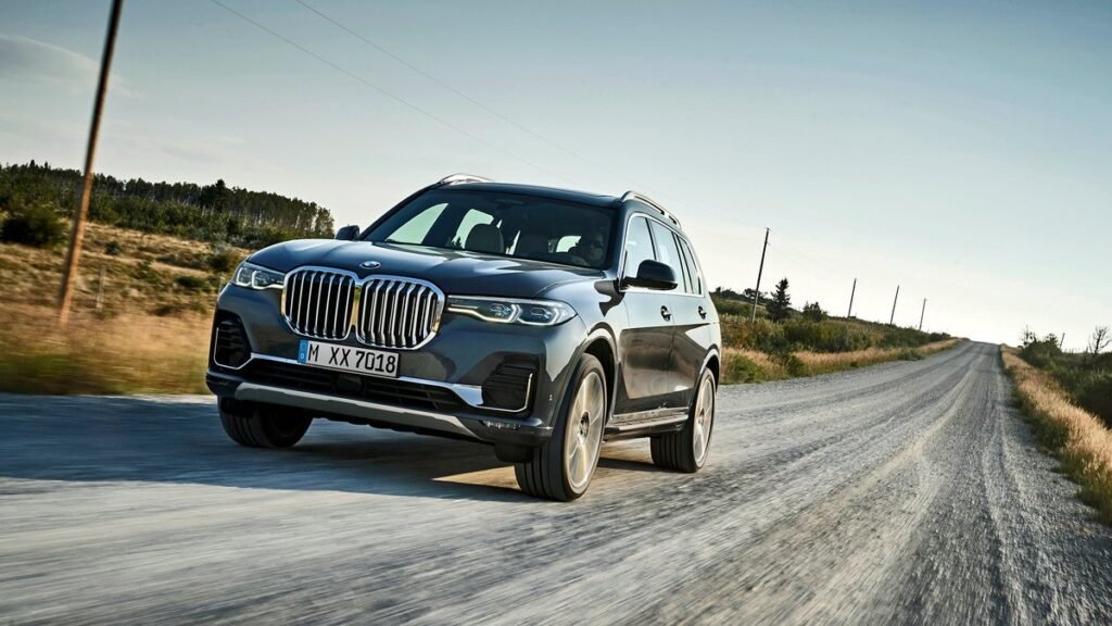 В России возобновились продажи BMW X7 отечественной сборки