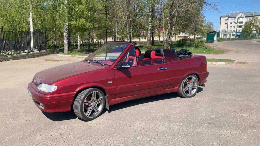 В России выставлен на продажу кабриолет Lada за цену китайского кроссовера