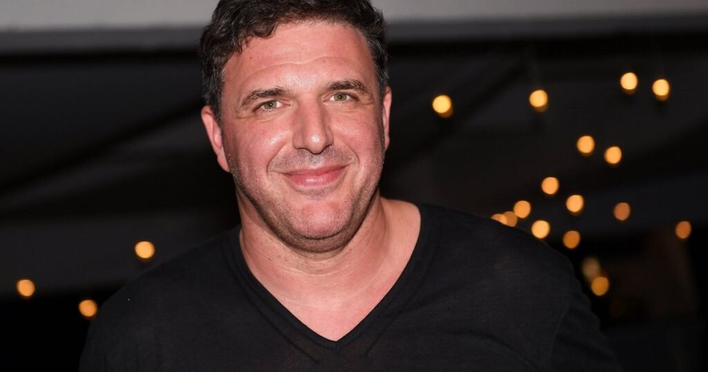 Виторган раскрыл роман с молодой гримершей в соцсетях