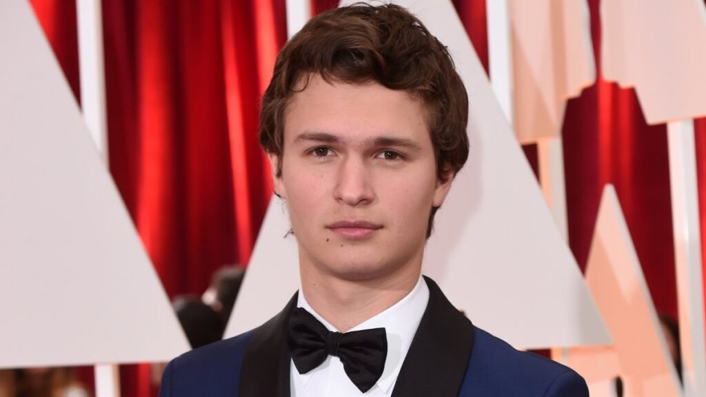 Знаменитый актер из «Виноваты звезды» и «Дивергент» впервые стал отцом