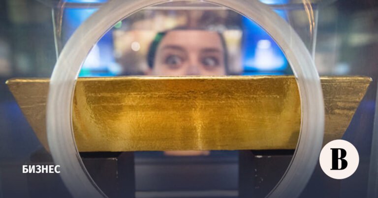 Золото рекордно подорожало из-за политики и спекулянтов