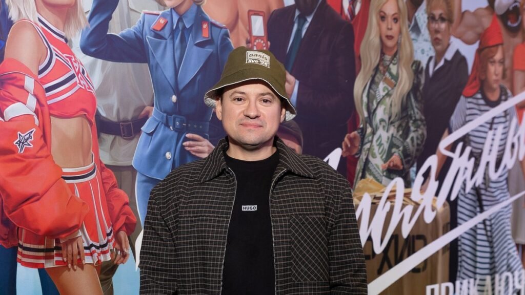 Звезда «СашиТани» призвал фанаток к знакомству