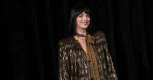 Звезды на показе Valentino: Дакота Джонсон и Кирстен Данст блистали в мини-платьях