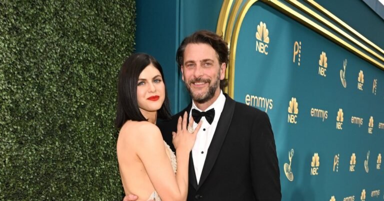 Александра Даддарио и ее муж Эндрю Форм разводятся: названа причина