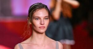 Алеся Кафельникова поделилась откровенным спортивным фото