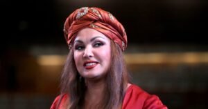 Анна Нетребко и ее сын на балете «Драгоценности»: впечатления от спектакля