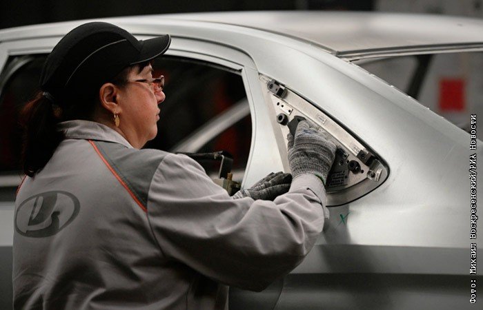 «АвтоВАЗ» снизил план продаж Lada в феврале на 15%