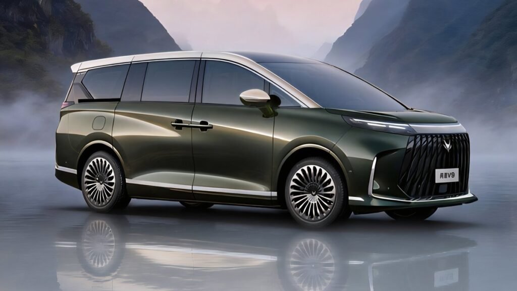 BAIC представил минивэн с инновационным каркасом безопасности