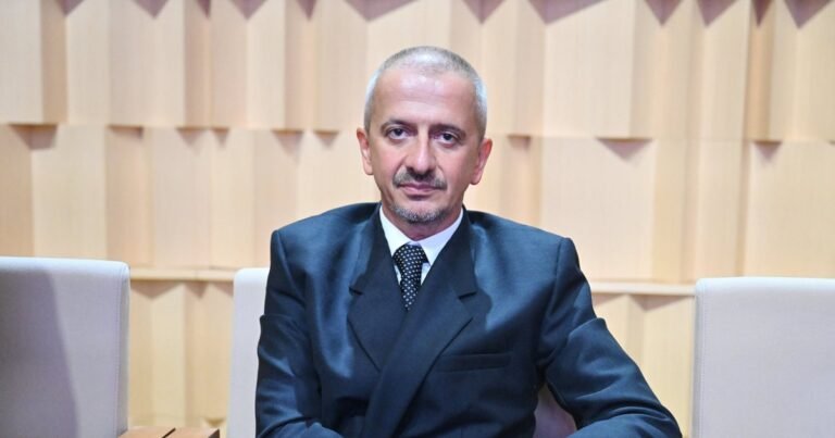 Богомолов вызвал скандал в Школе-студии МХАТ: жесткий разговор с преподавателями