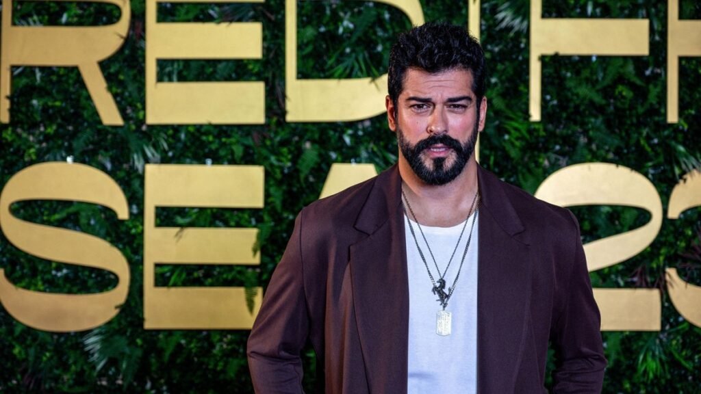 Бурак Озчивит раскрыл секрет своей любви к русским конфетам