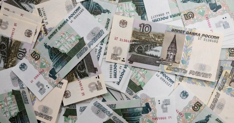 Десятирублевая купюра в центре внимания корейского Vogue