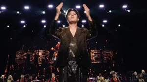 Димаш Кудайберген трогательно поздравил Розу Рымбаеву с юбилеем