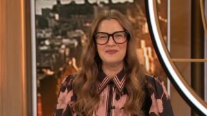 Дрю Бэрримор показала лицо без макияжа перед 51-летием