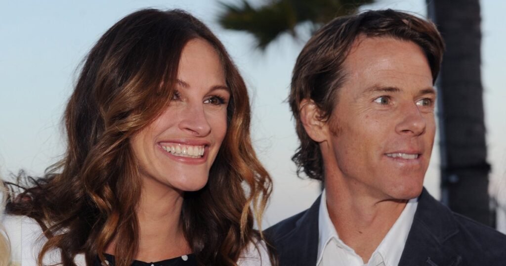 Джулия Робертс поделилась редким фото с мужем Дэнни Модером