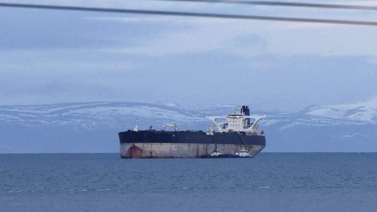 ЕК получила запрос Венгрии на поставки нефти РФ морем