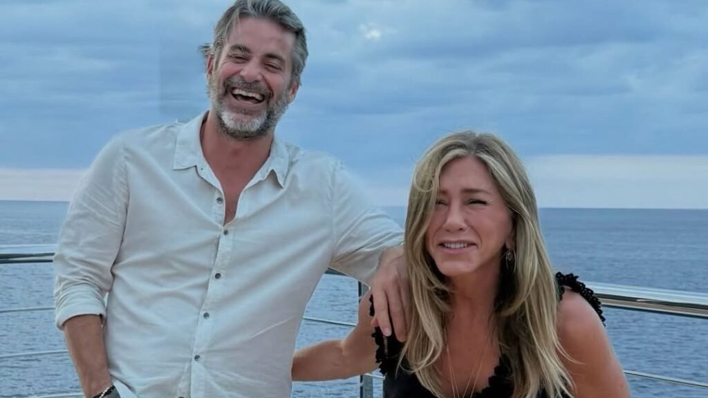 Гипнотерапевт Джим Кертис трогательно поздравил Дженнифер Энистон с днем рождения