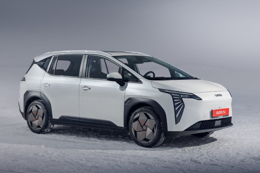 Яндекс представил электромобиль UMO 5: конкурент для таксопарков и частных лиц