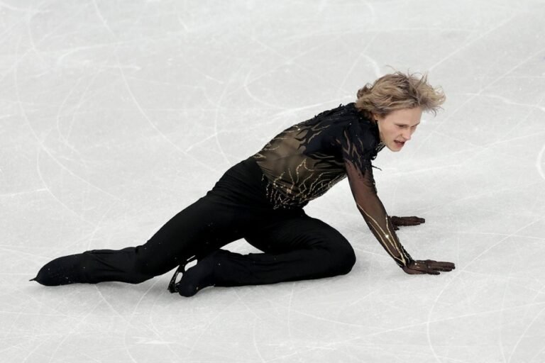 Илья Малинин с ошибками на Олимпиаде-2026: видео произвольной программы