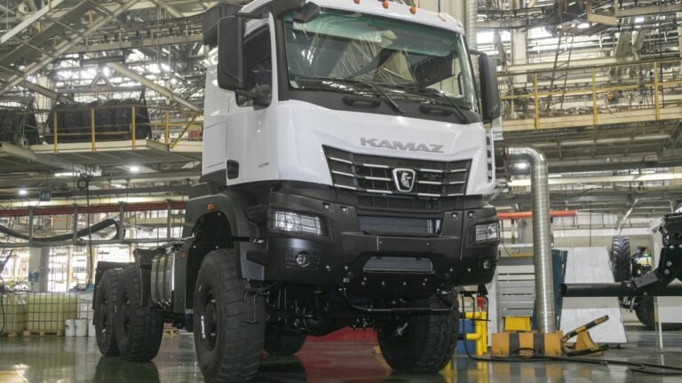 «КамАЗ» получил сертификат на продажу тягача в России