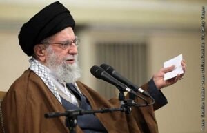 Хаменеи: Удар США по Ирану приведет к региональной войне