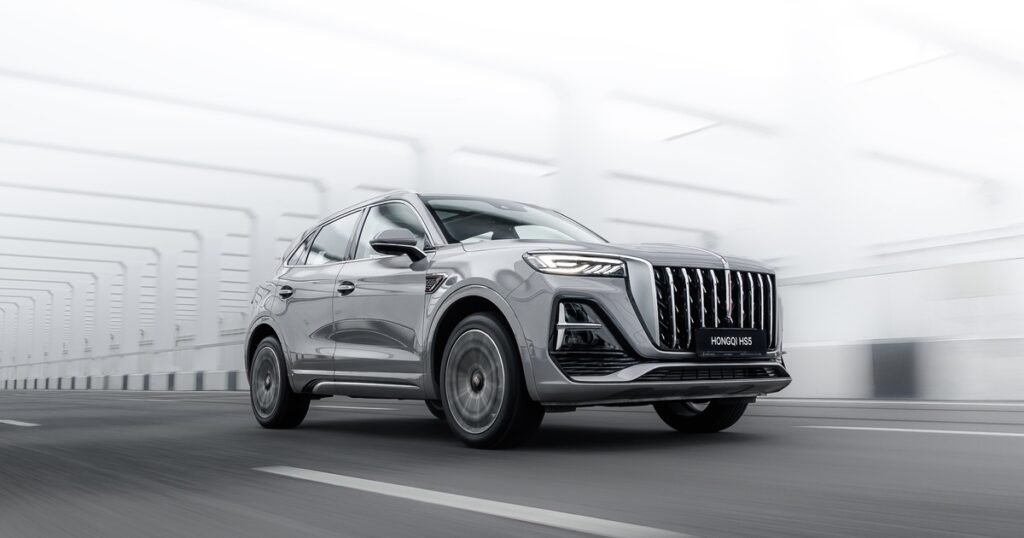 Кроссовер HONGQI HS5: Роскошь и Инновации от Экс-Дизайнера Rolls-Royce