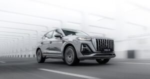 Кроссовер HONGQI HS5: Роскошь и Инновации от Экс-Дизайнера Rolls-Royce