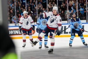 Квартальнов помог Нефтехимику одолеть Сибирь в КХЛ