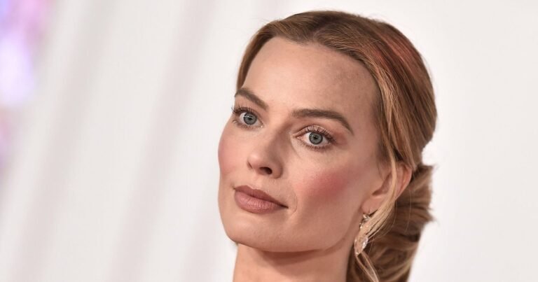 Марго Робби вспомнила танцы с голым Гарри Поттером на девичнике