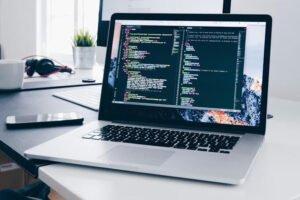 Microsoft призывает не допустить вымывания начинающих программистов из-за ИИ