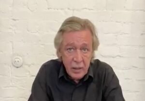 Михаил Ефремов возвращается на сцену после освобождения