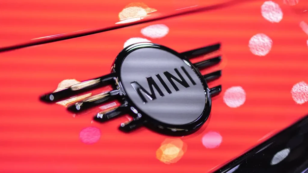 MINI сохранит физические кнопки в новых моделях